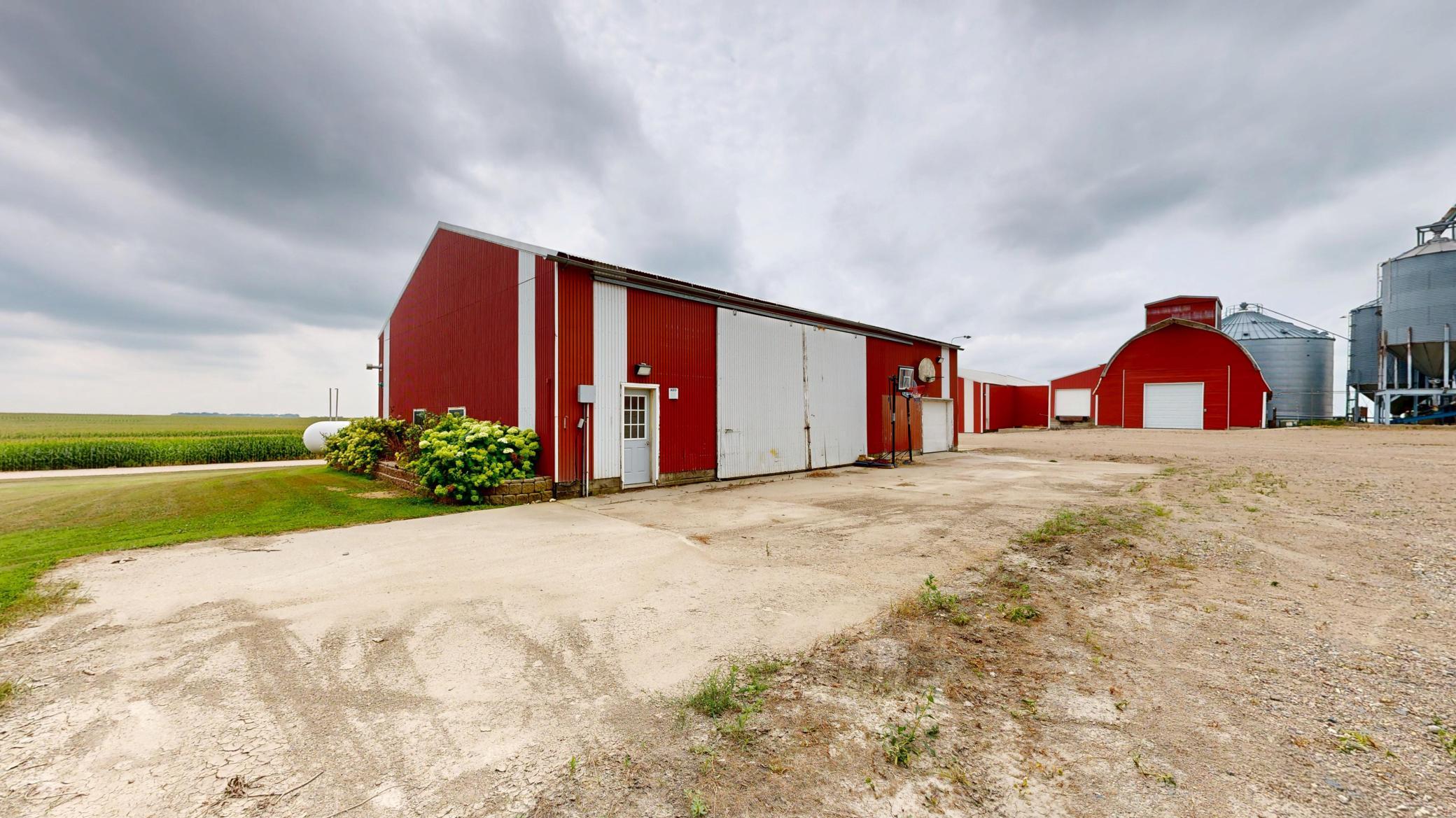 main property photo 78