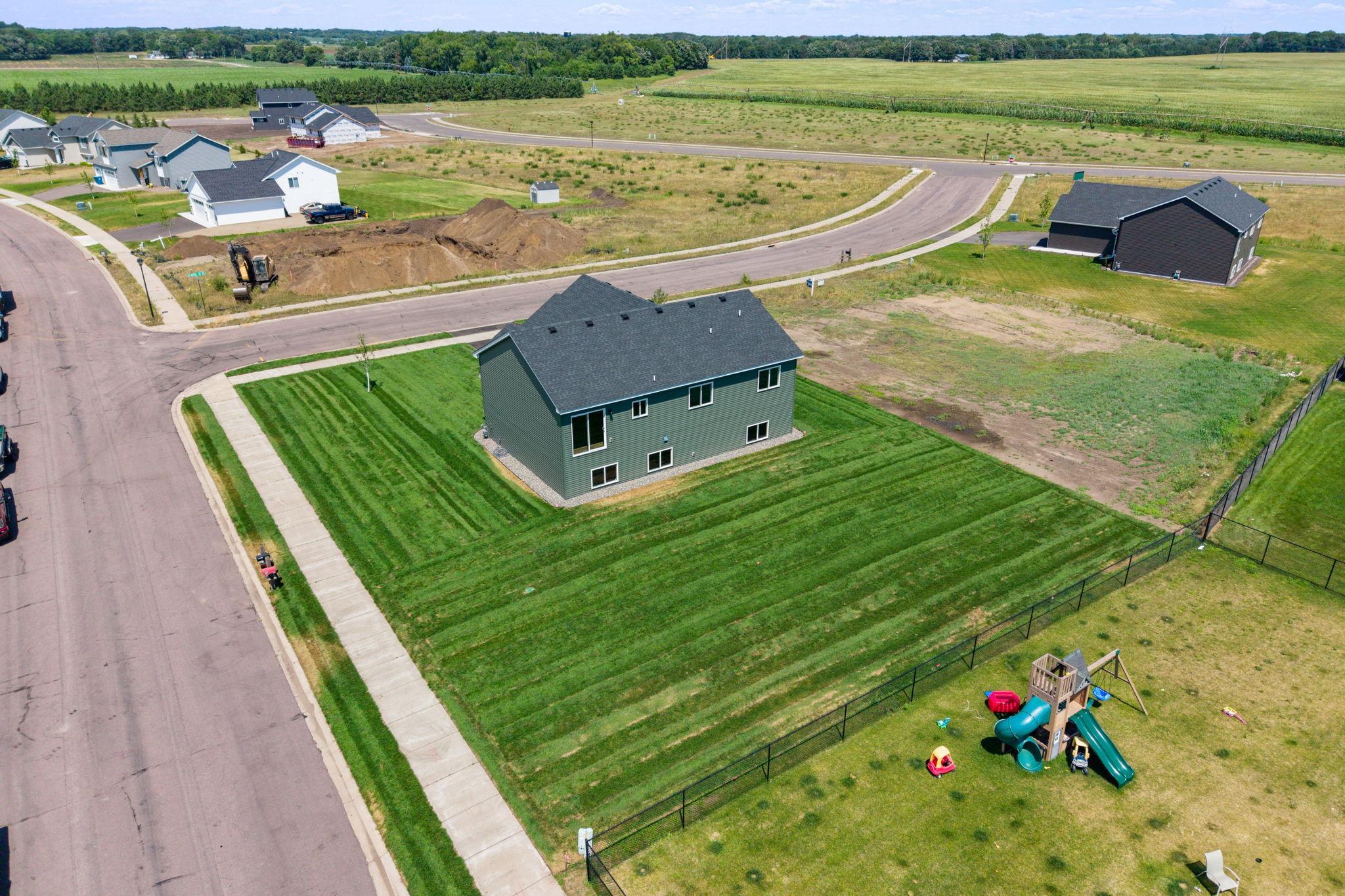 main property photo 11