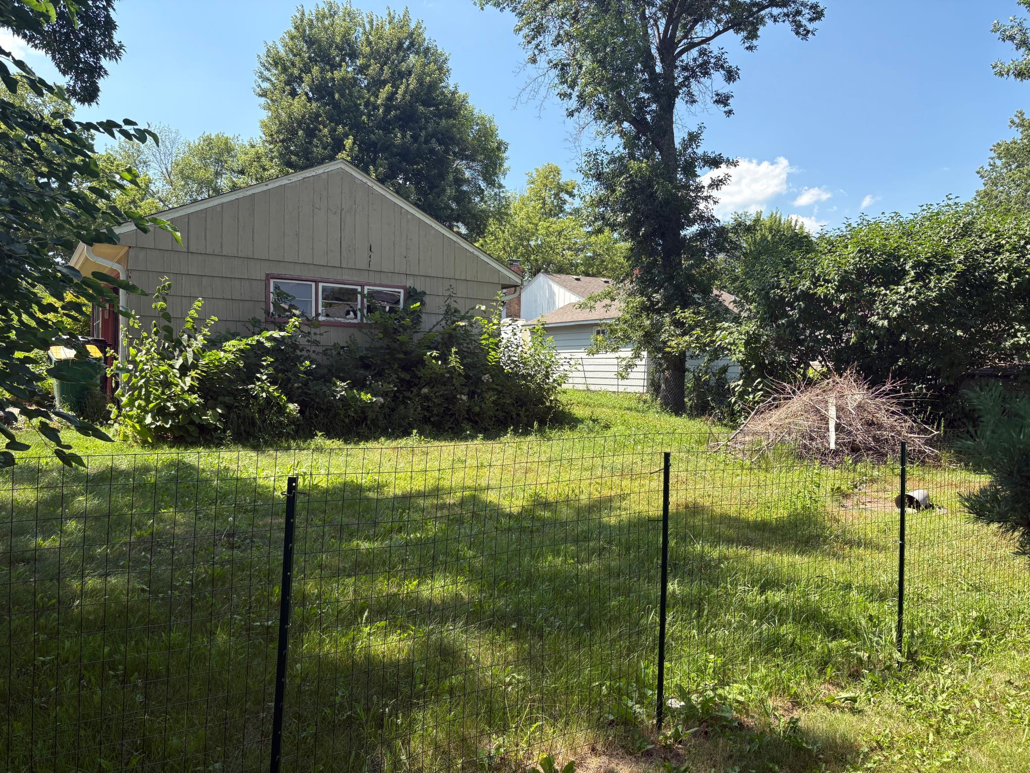 main property photo 40