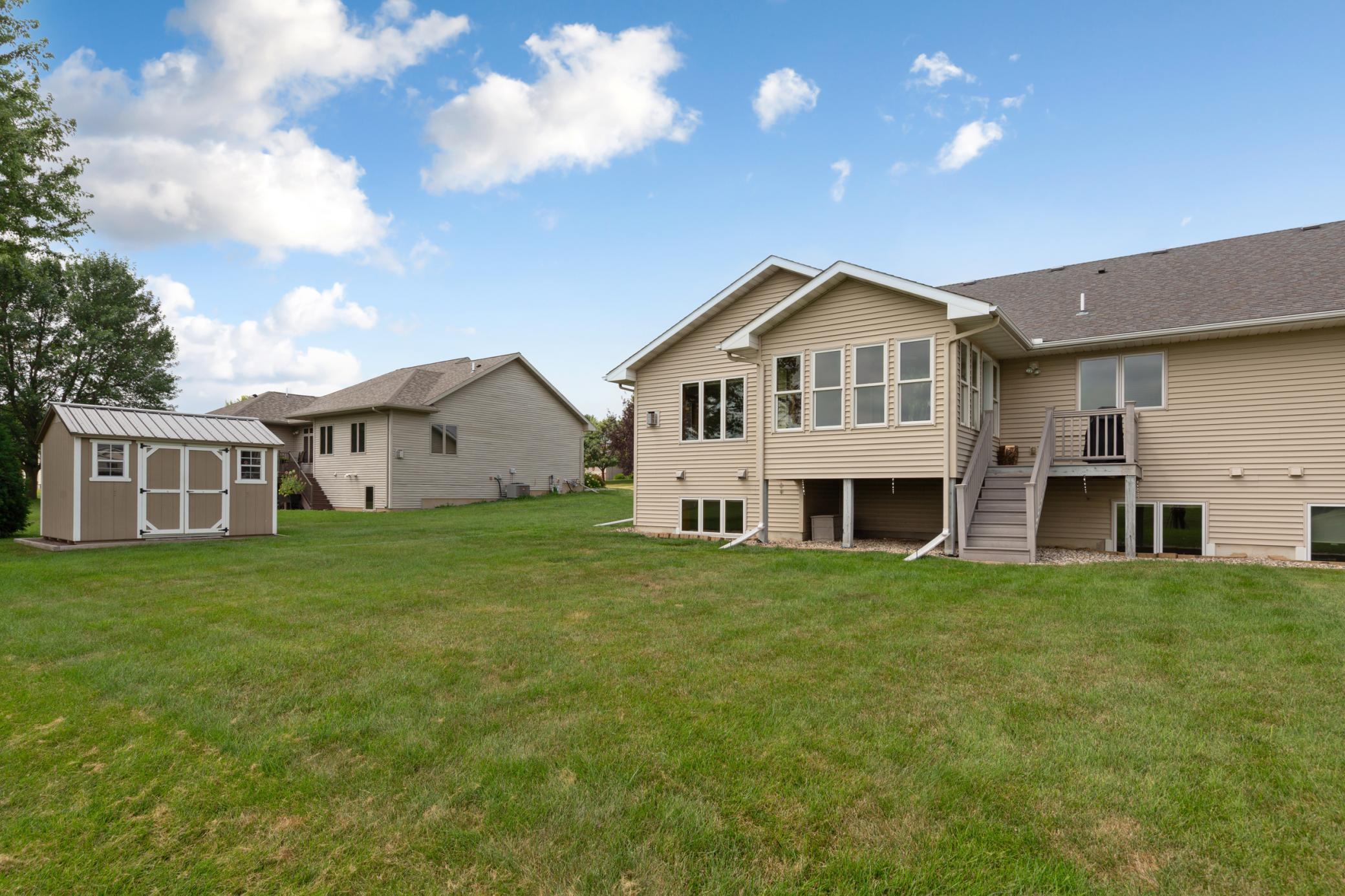 main property photo 28
