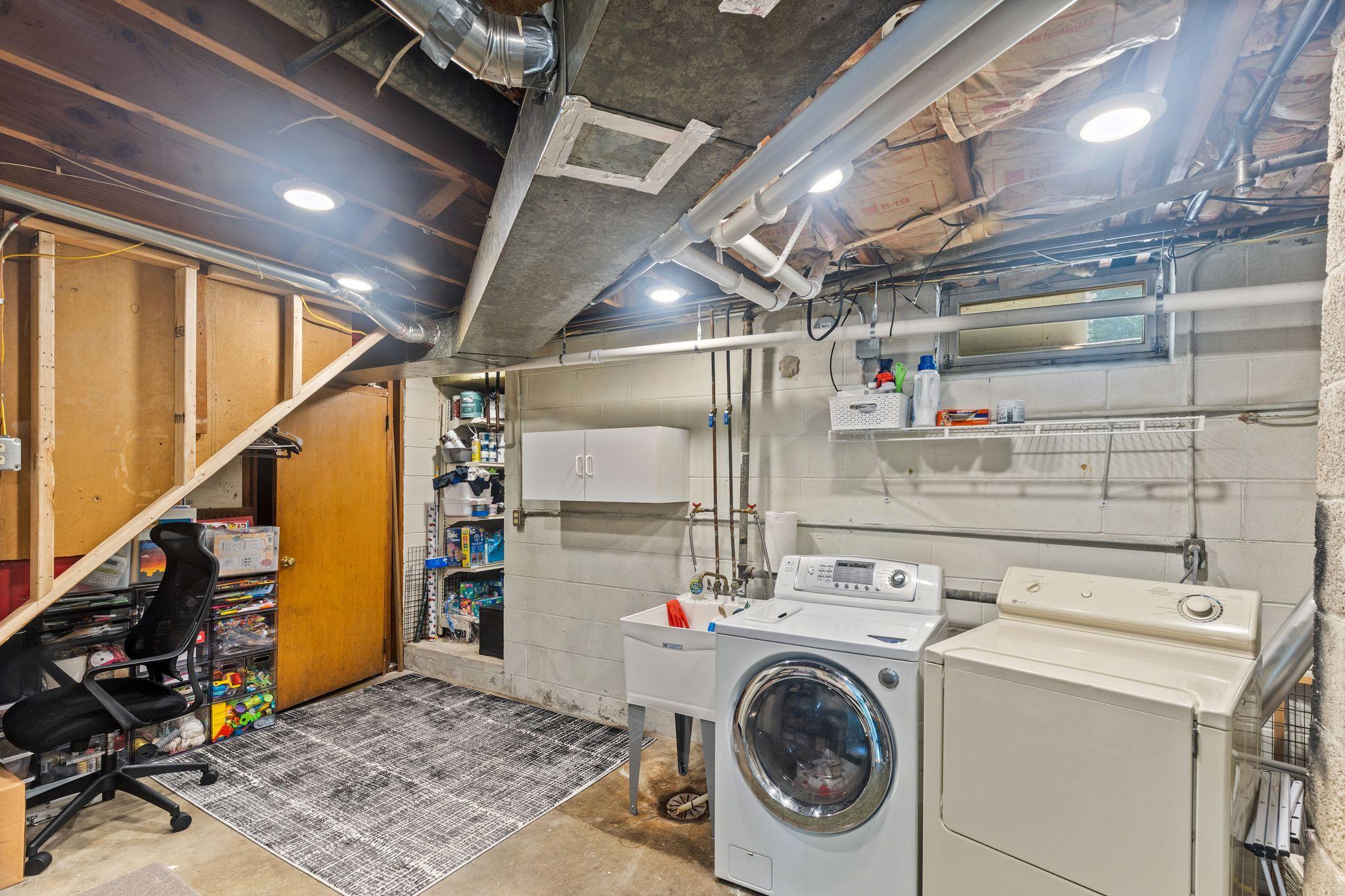 main property photo 25