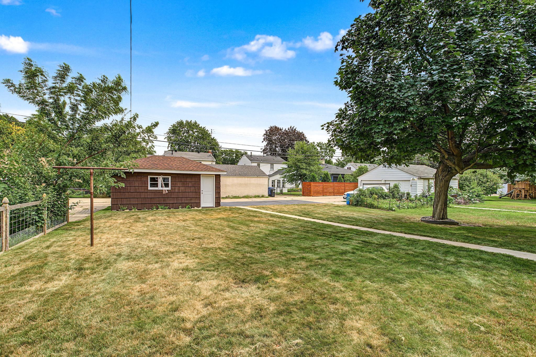 main property photo 33