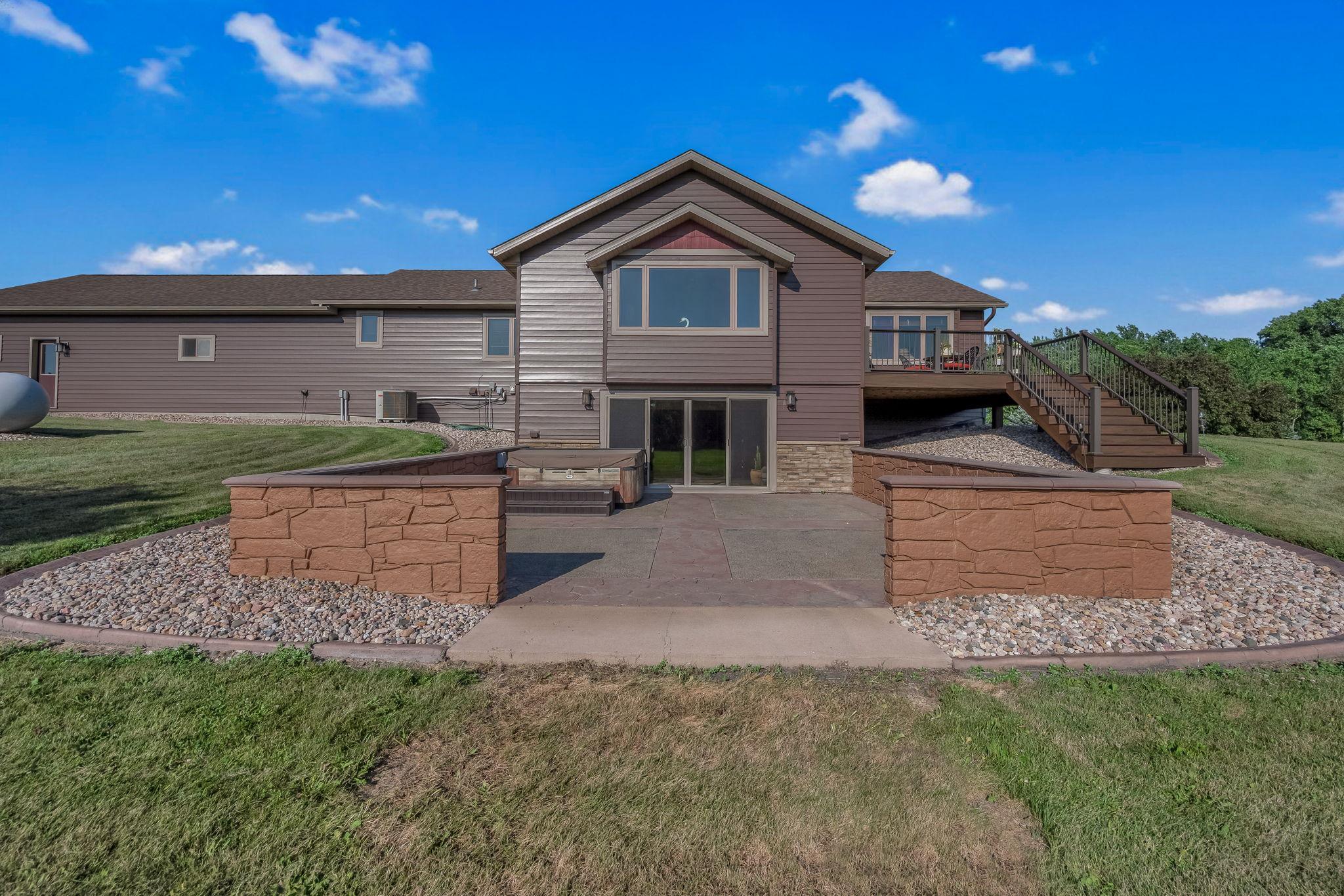 main property photo 7
