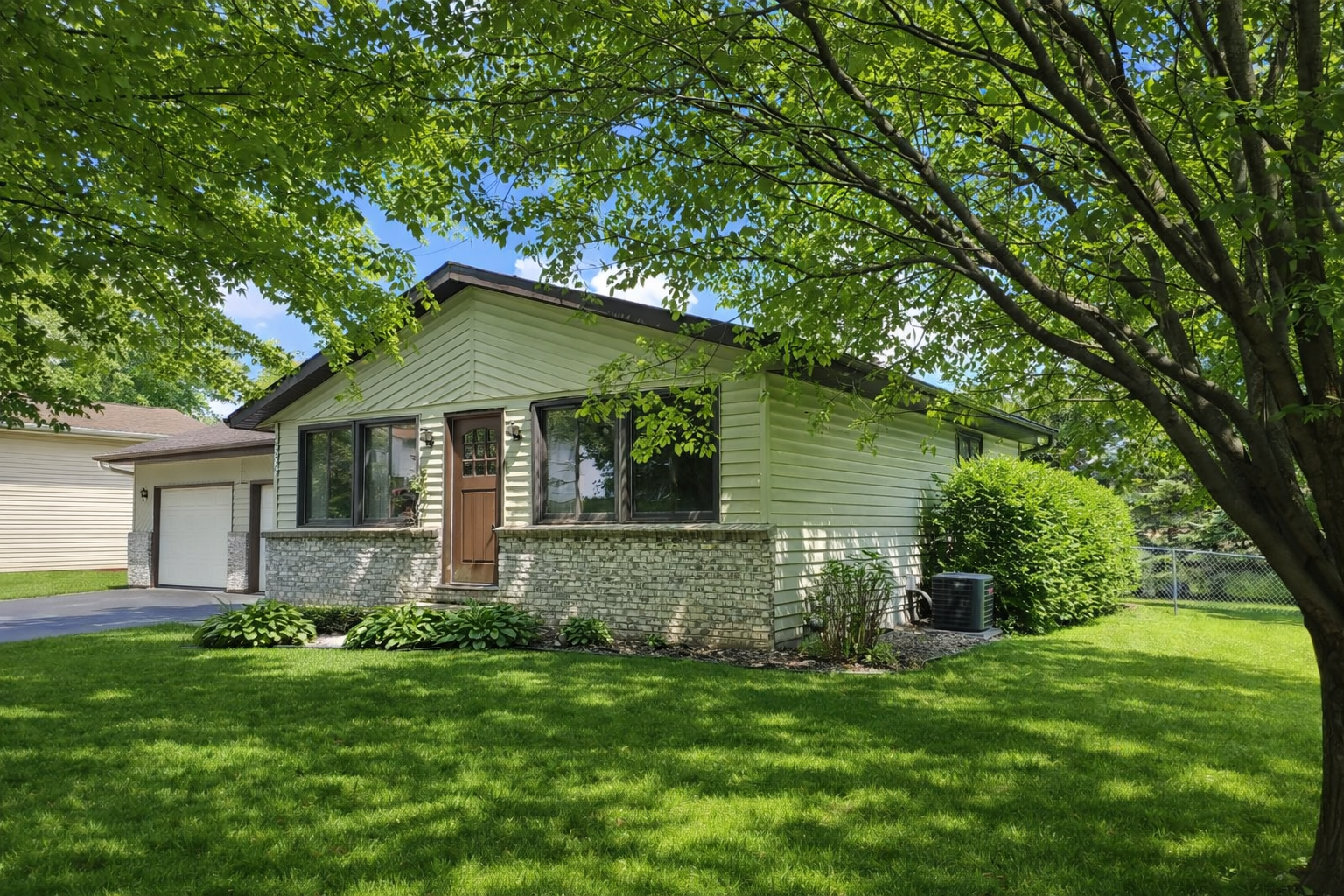 property viewer photo 1