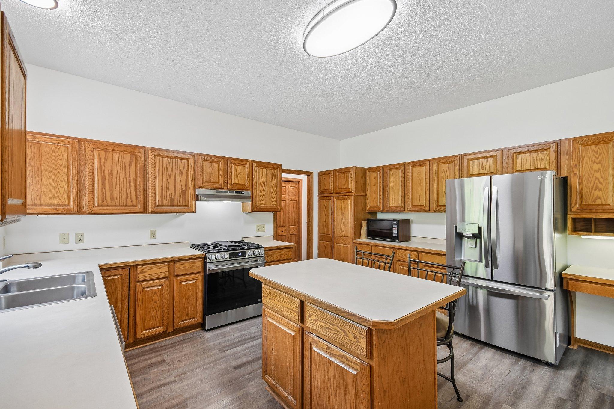 main property photo 17