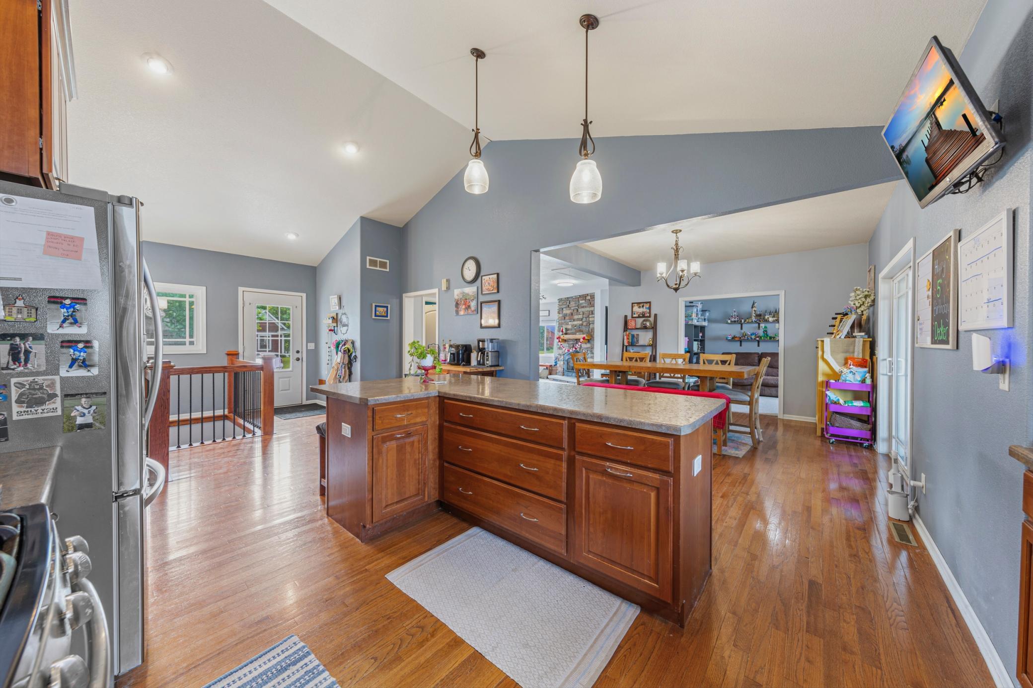 main property photo 19