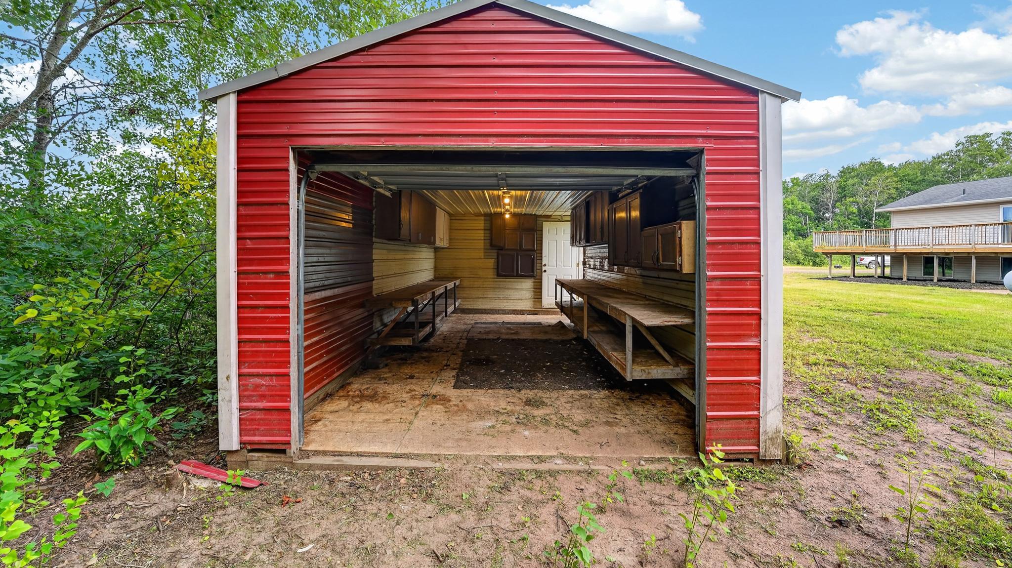 main property photo 40