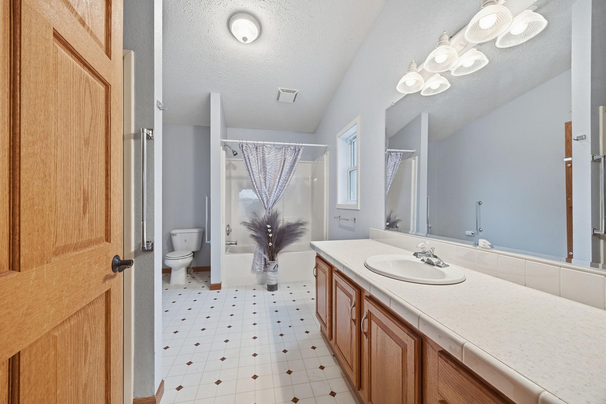 main property photo 12