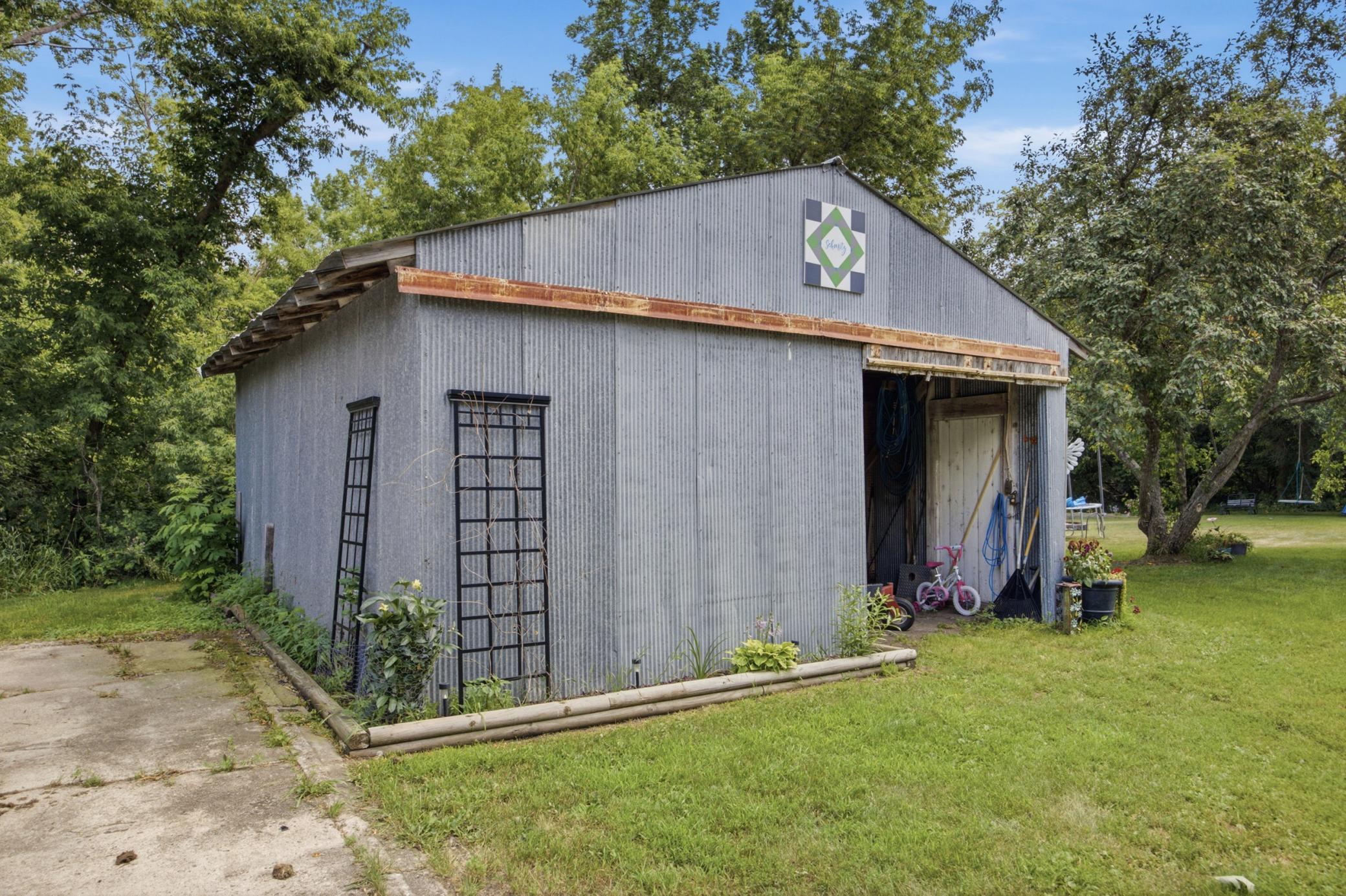 main property photo 25