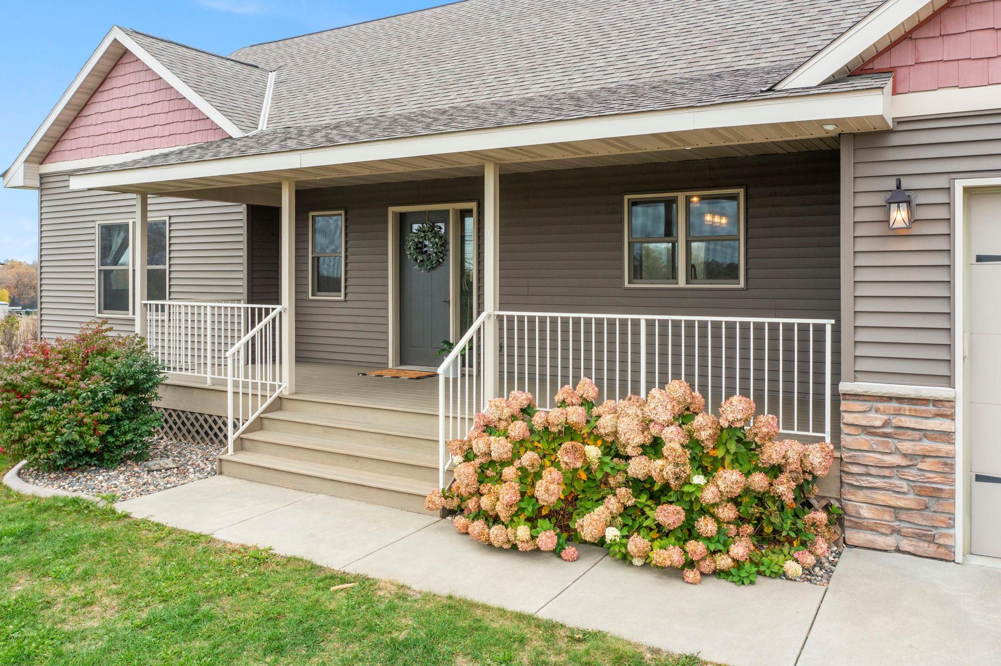 main property photo 78