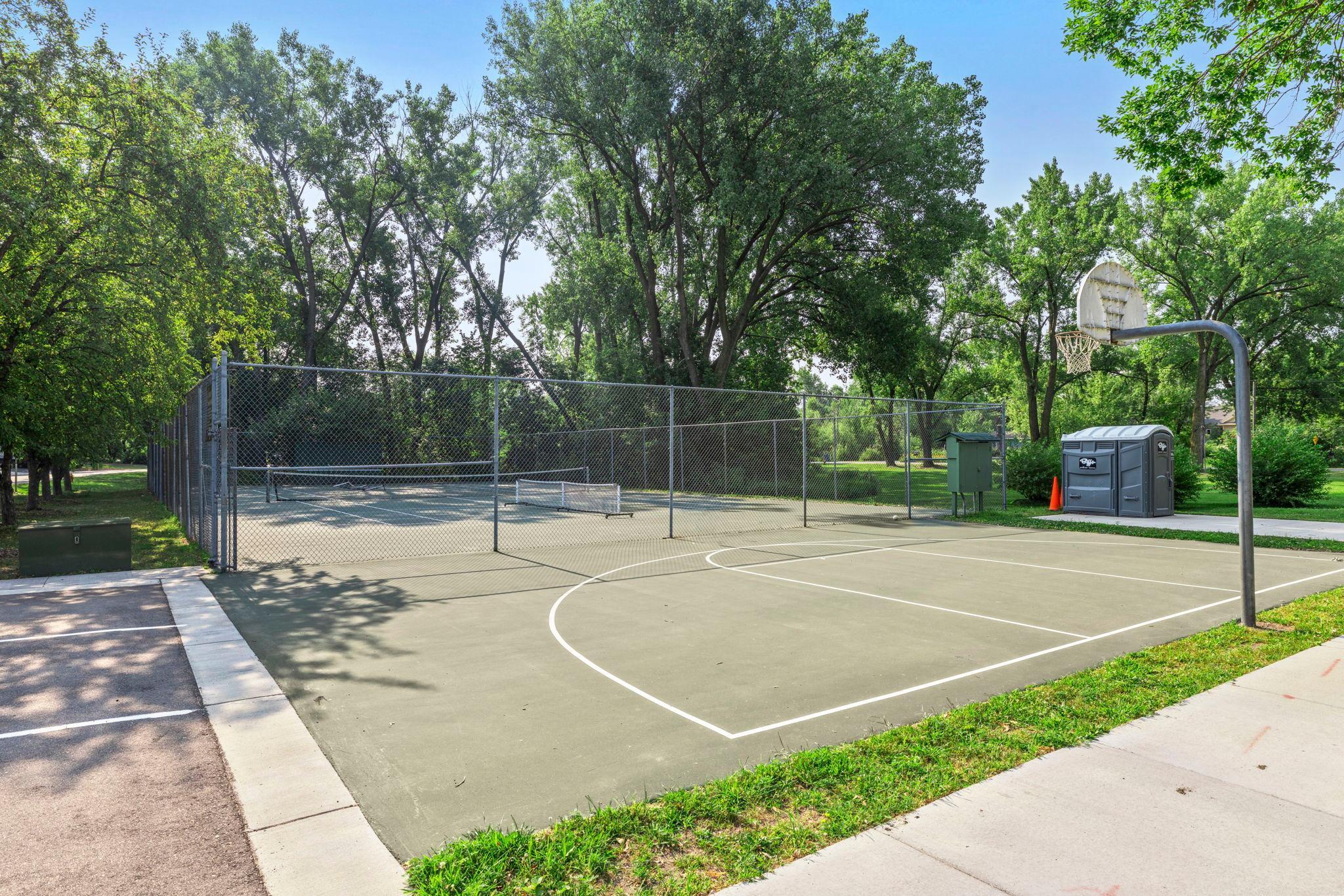 main property photo 40