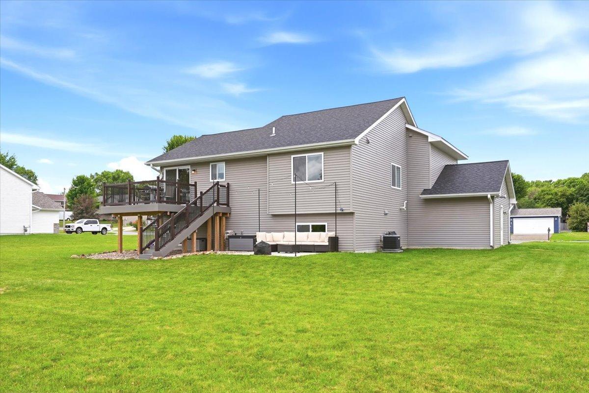 main property photo 28