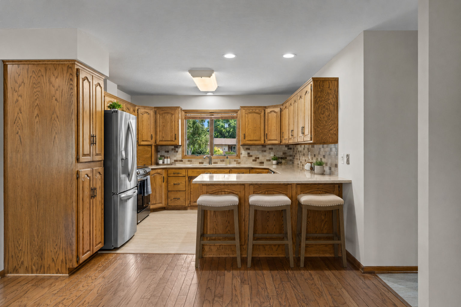 main property photo 16