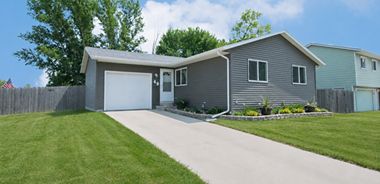 image of property with 3 Bed | 2 Bath | 1,928 Sqft