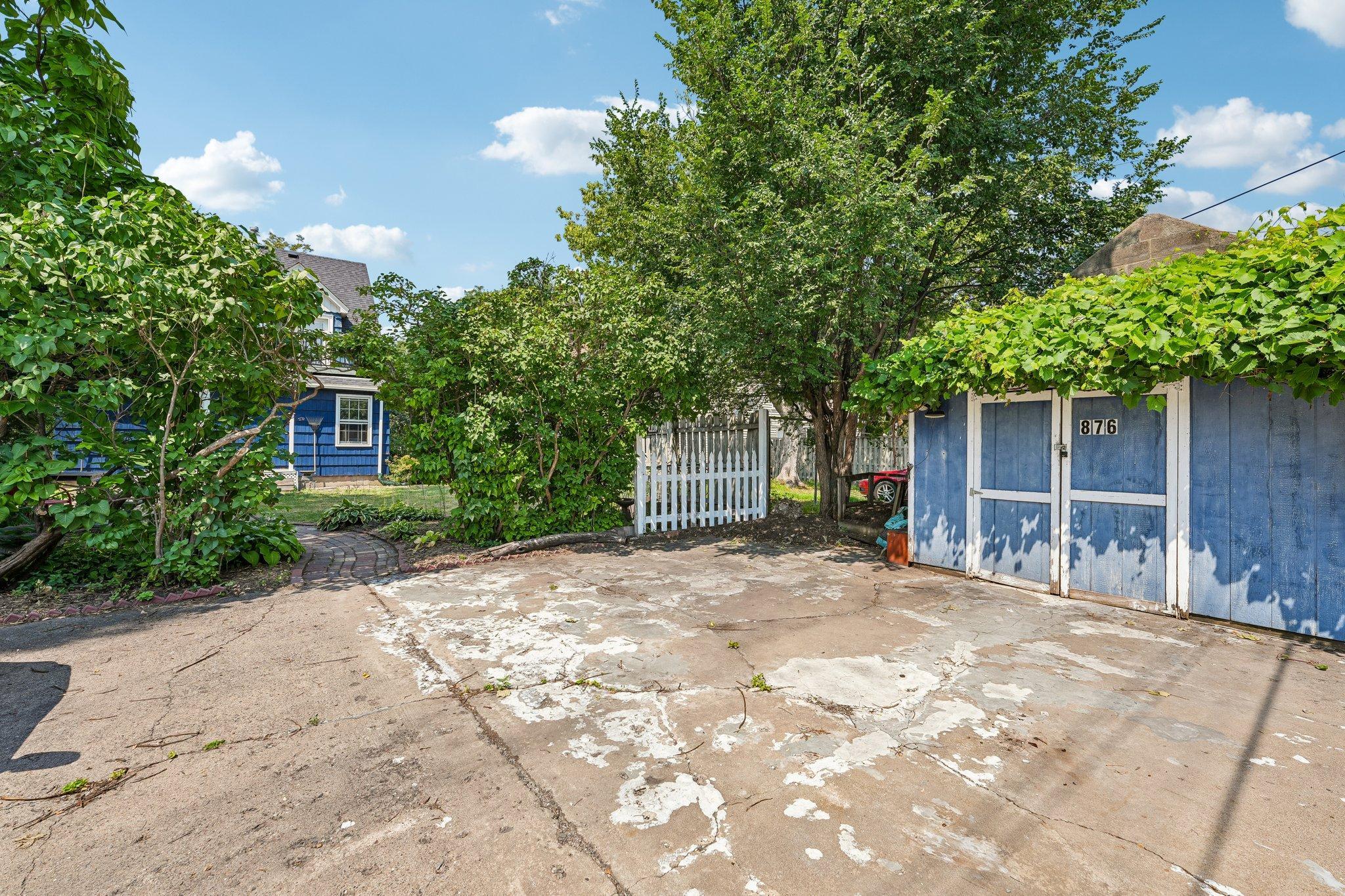 main property photo 38