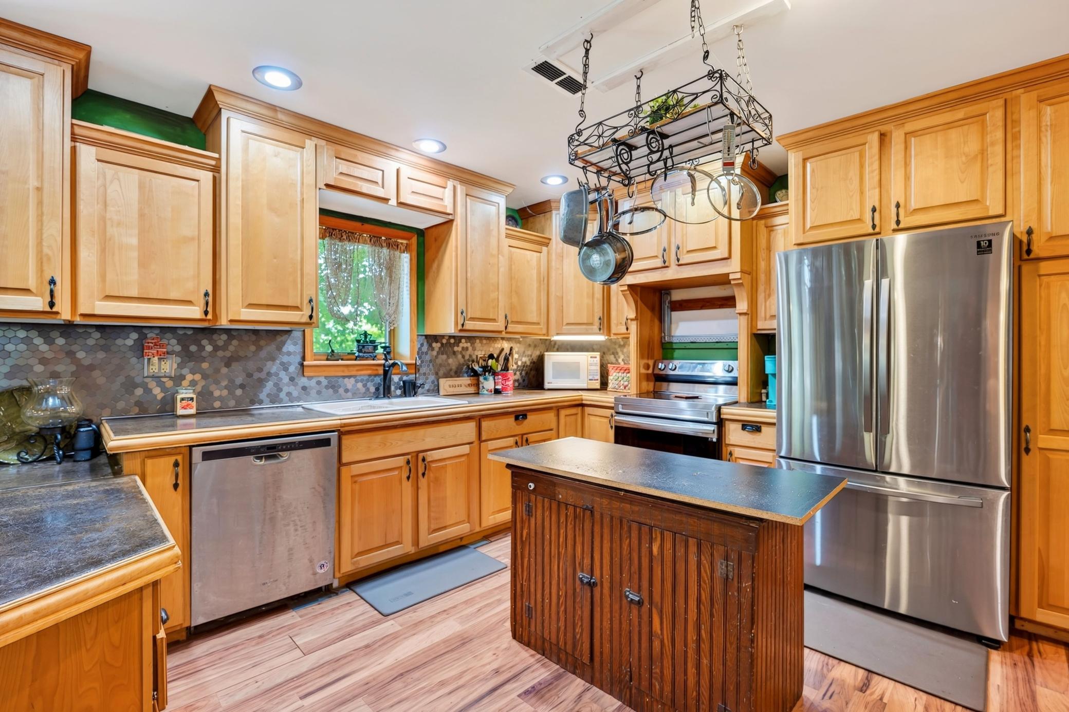 main property photo 18