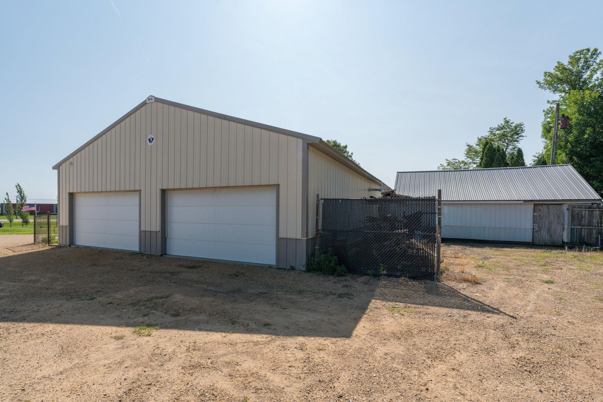 main property photo 34