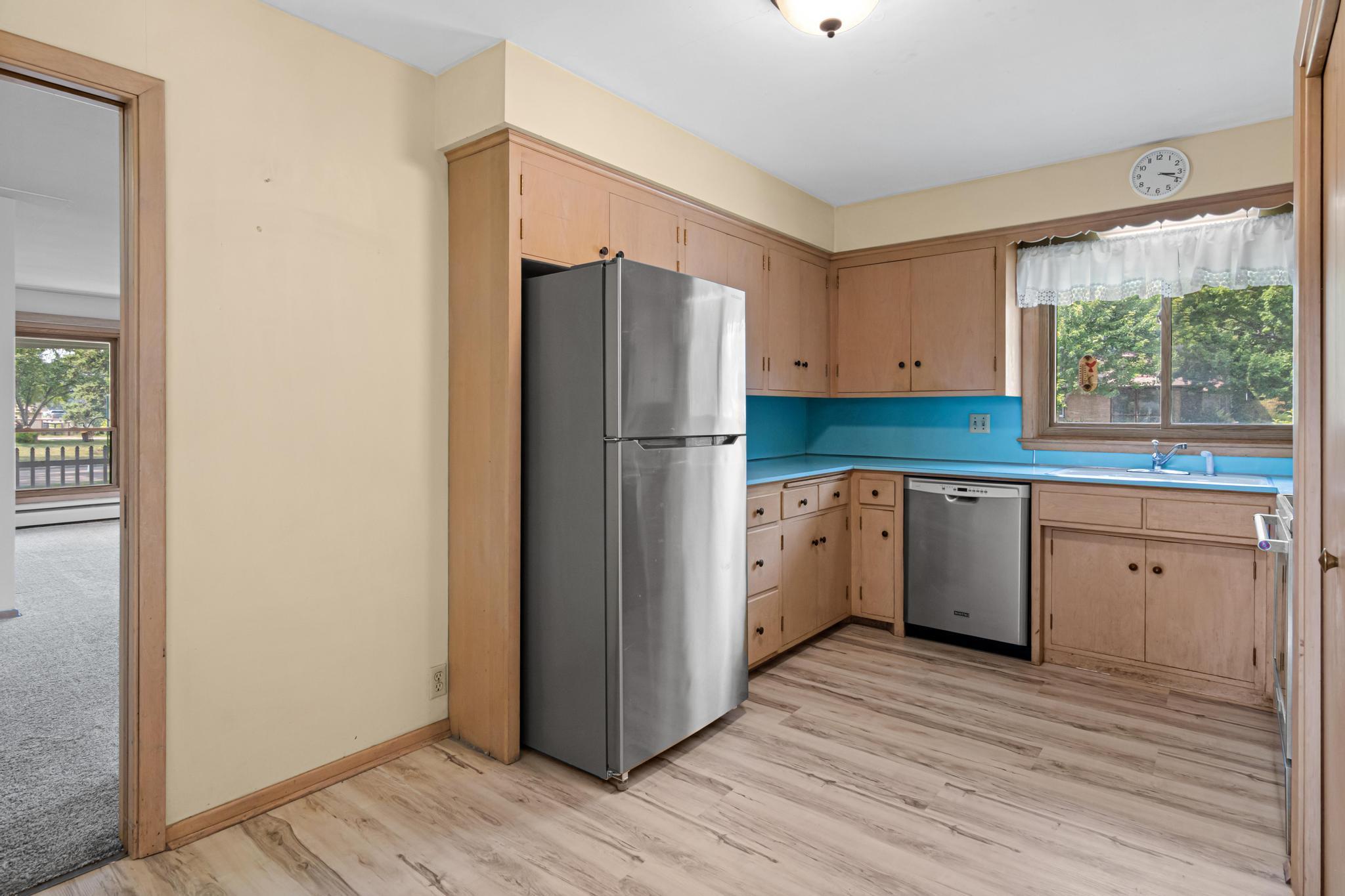 main property photo 6