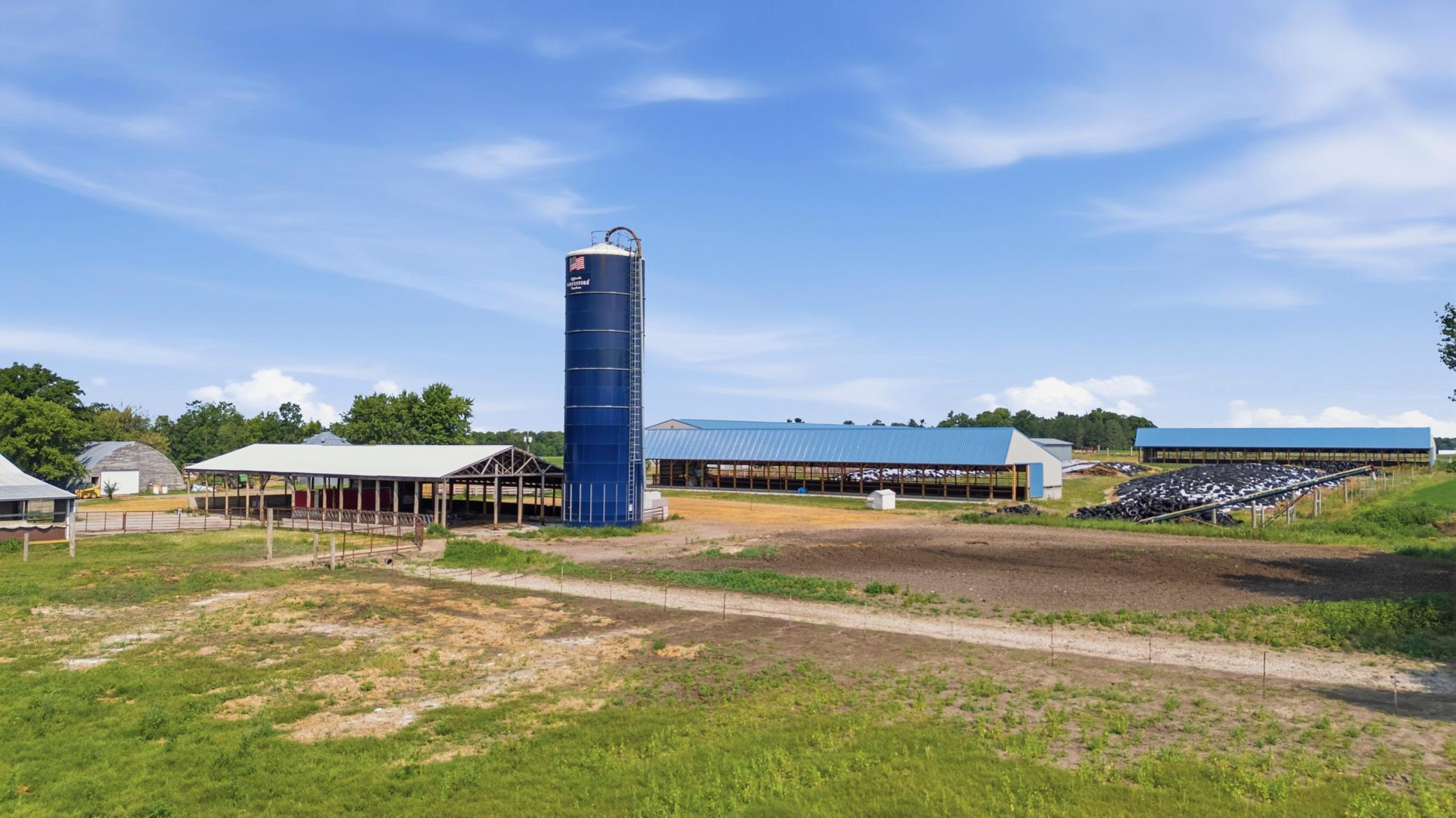 main property photo 45