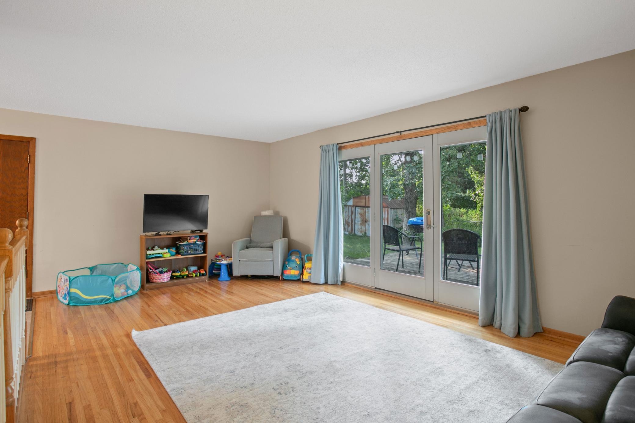 main property photo 13