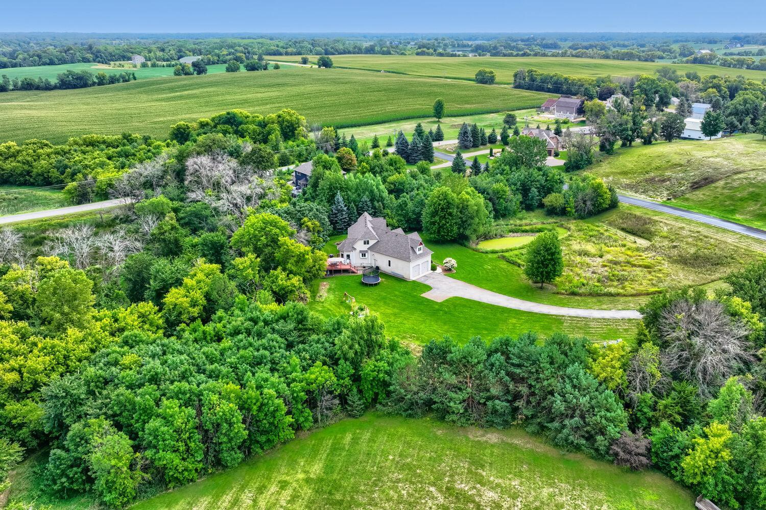 main property photo 9