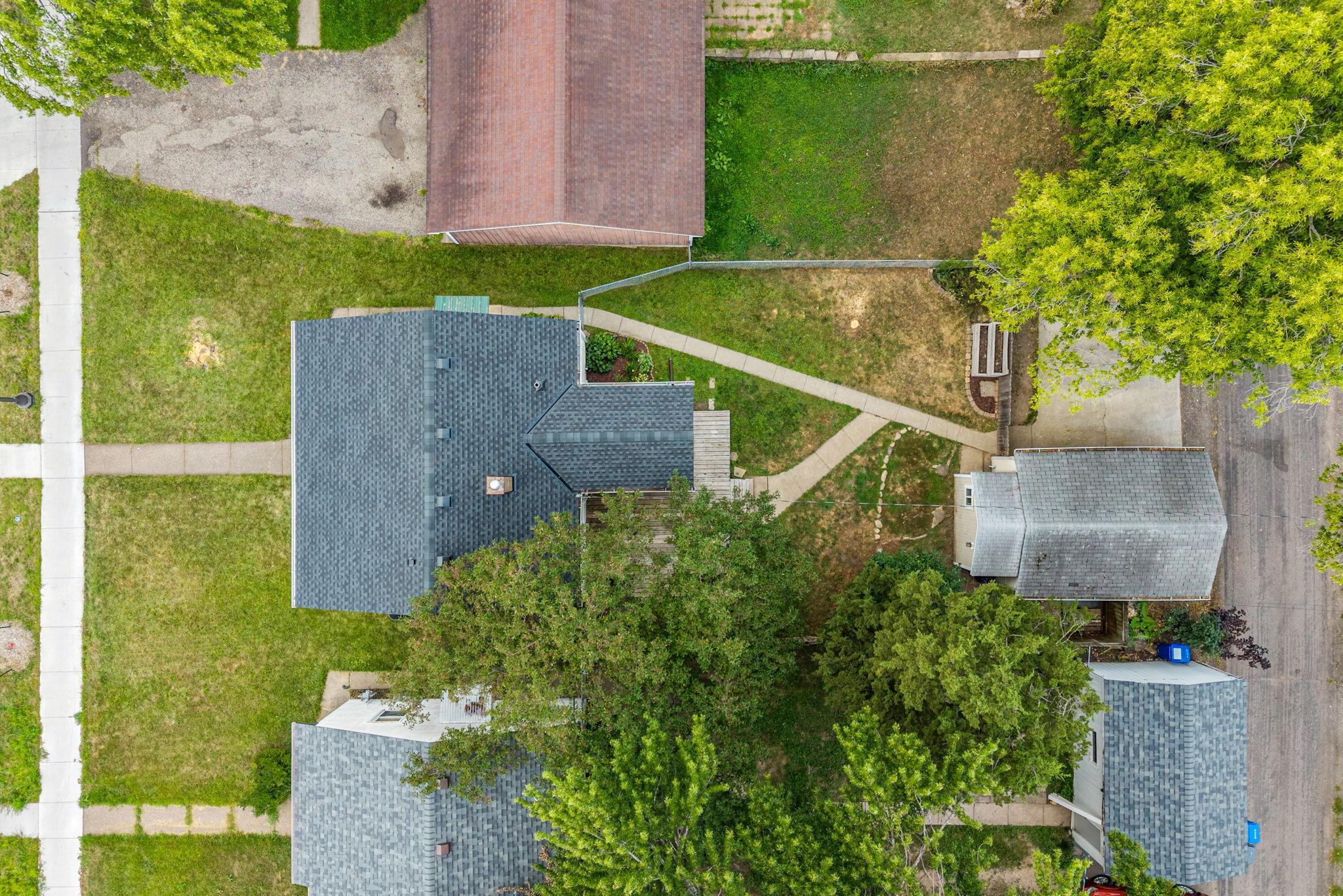 main property photo 37