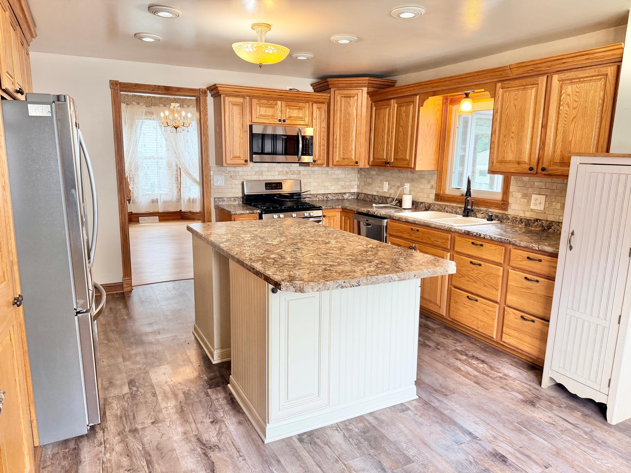 main property photo 12
