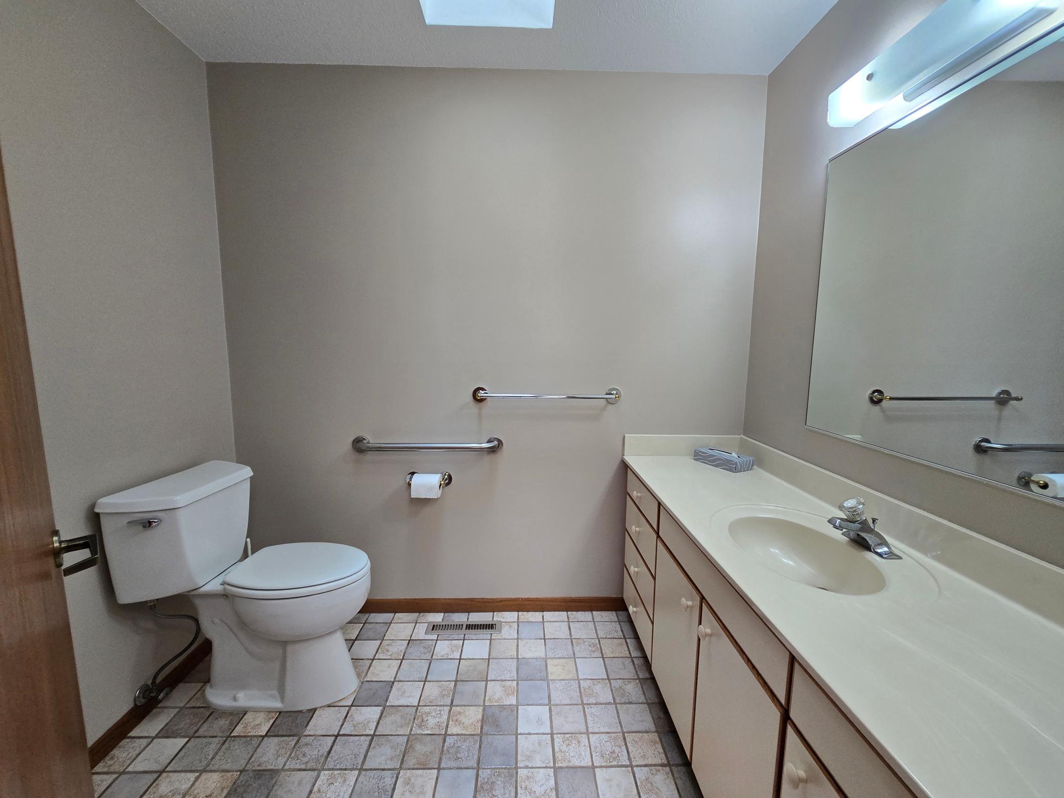 main property photo 28