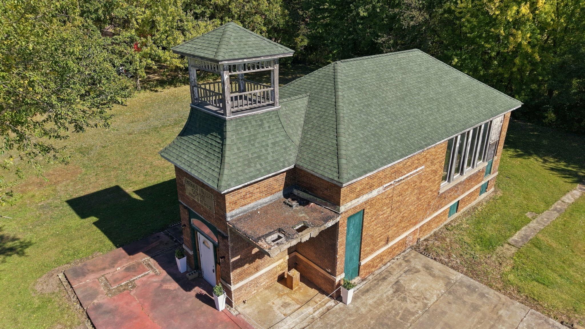 main property photo 18