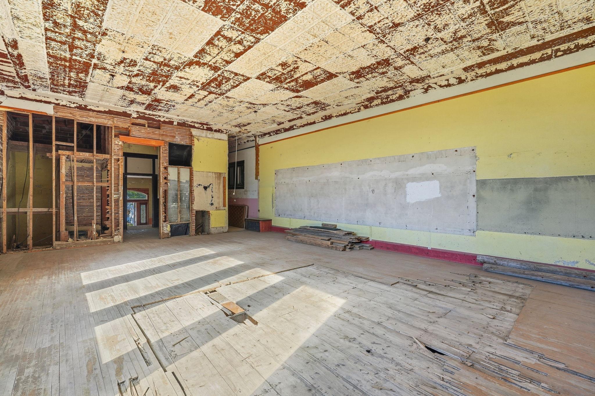 main property photo 6