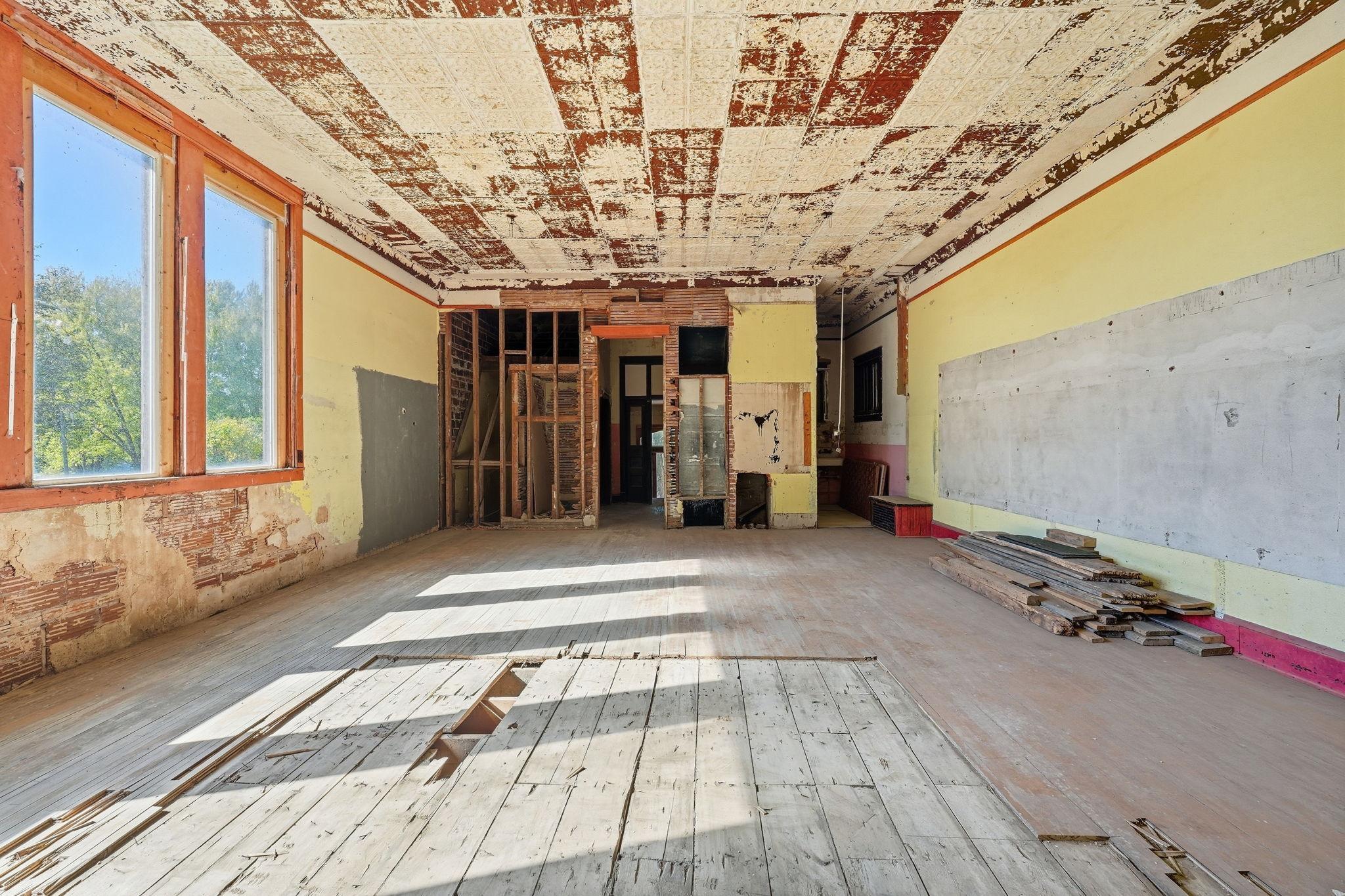 main property photo 7