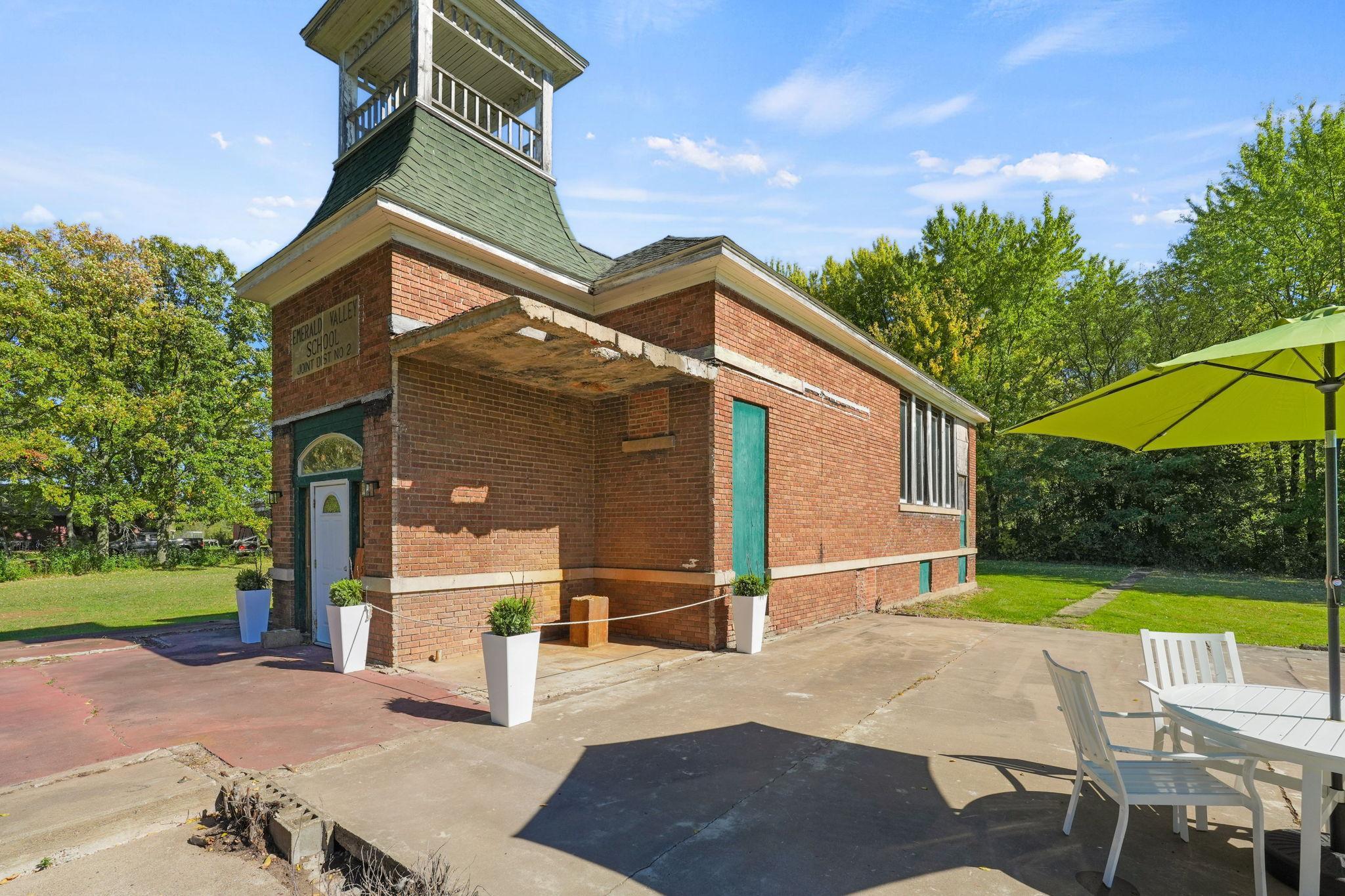 main property photo 8