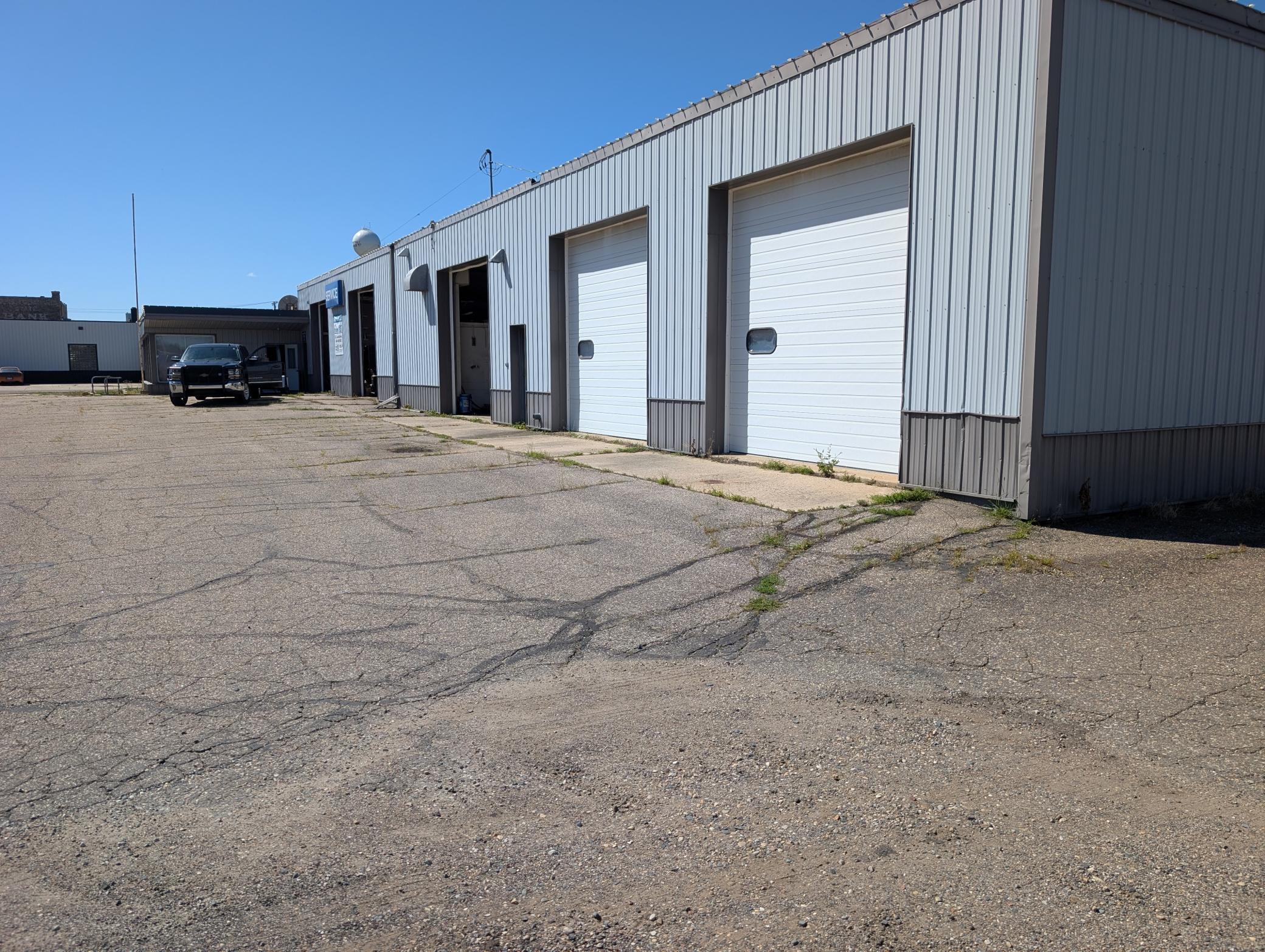 main property photo 9