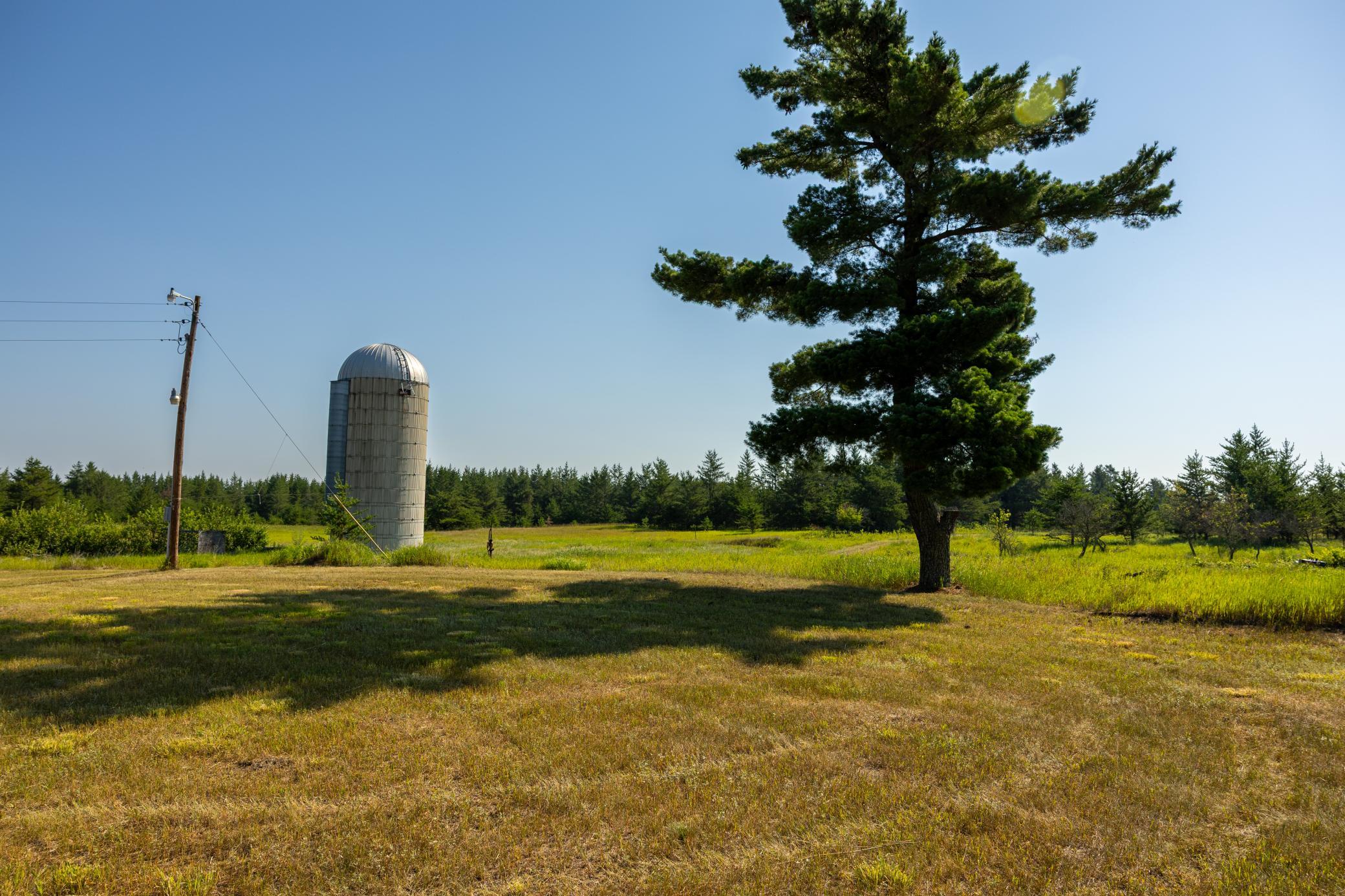 main property photo 45