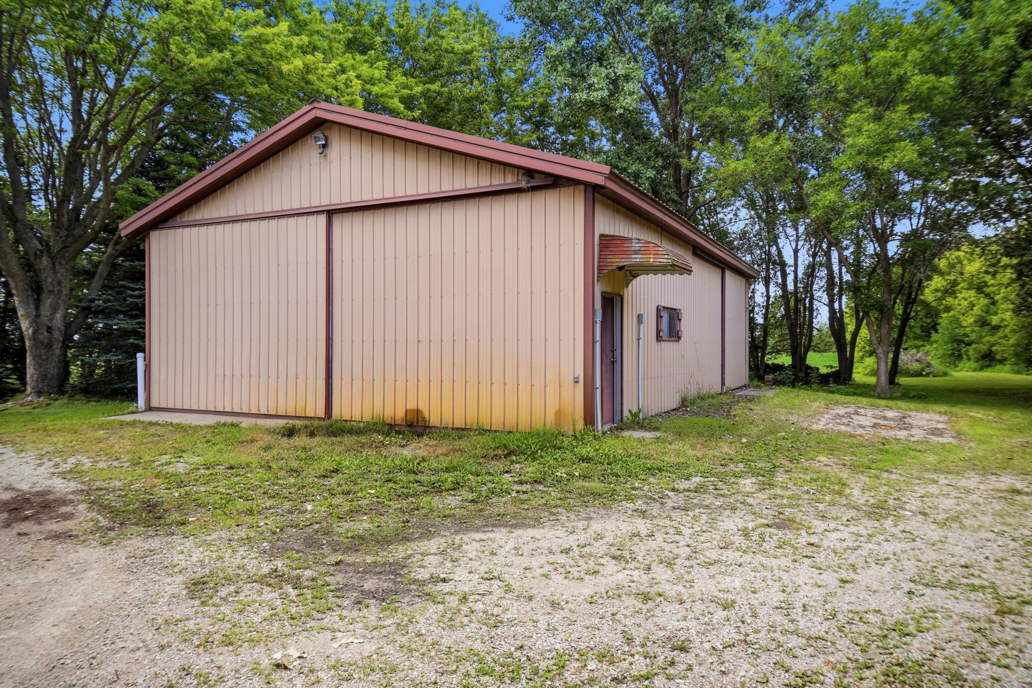 main property photo 40