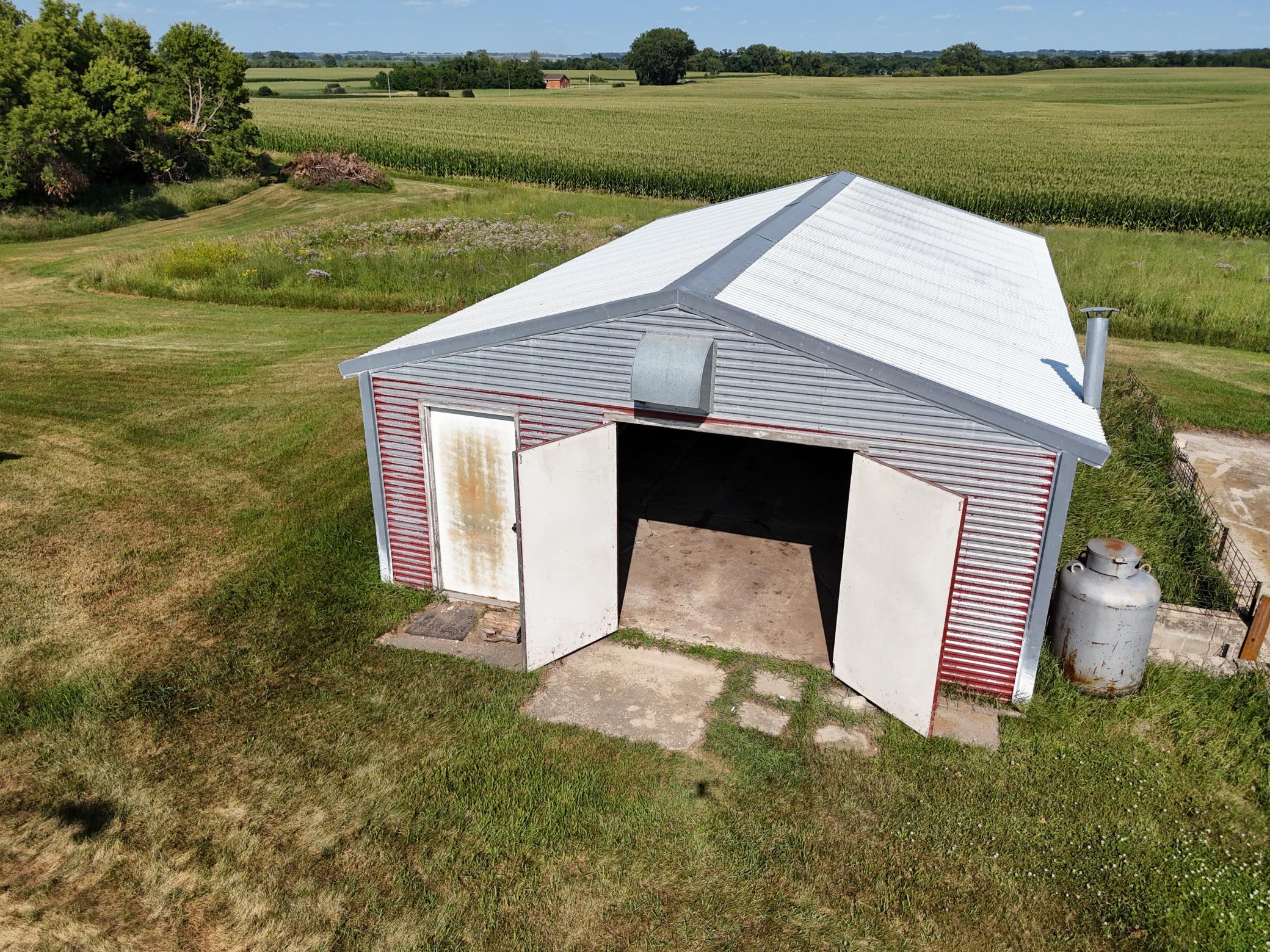 main property photo 17