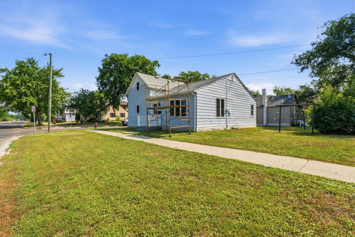 main property photo 5