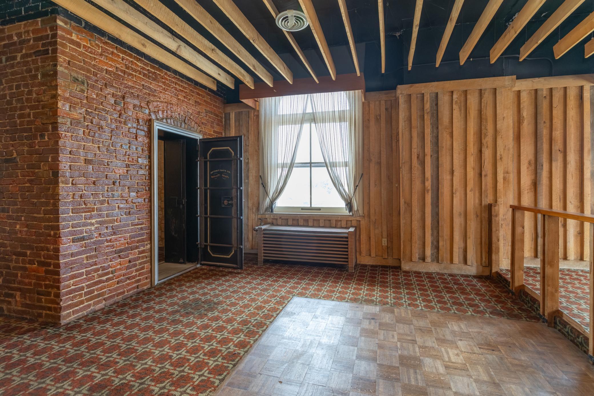 main property photo 23