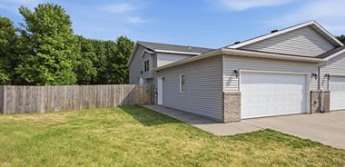 image of property with 3 Bed | 2 Bath | 1,644 Sqft