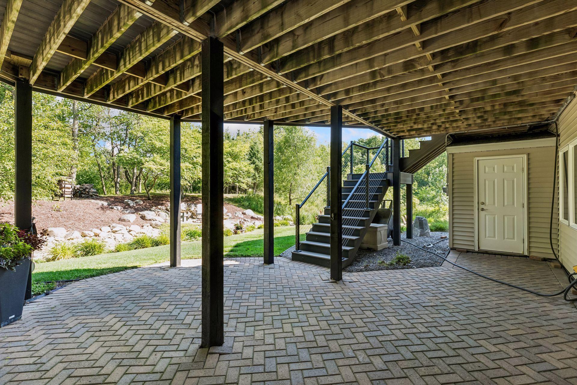 main property photo 33