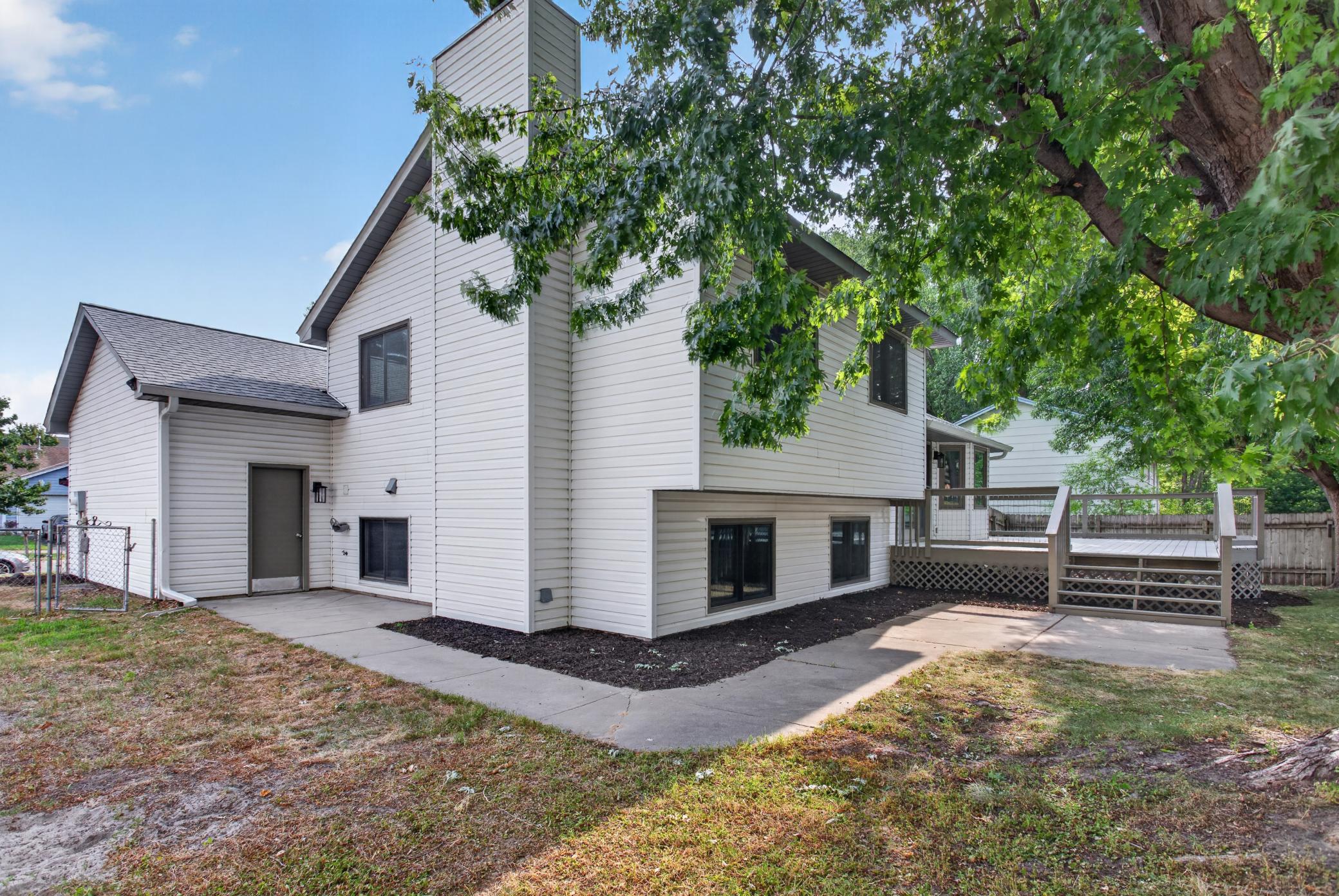 main property photo 28