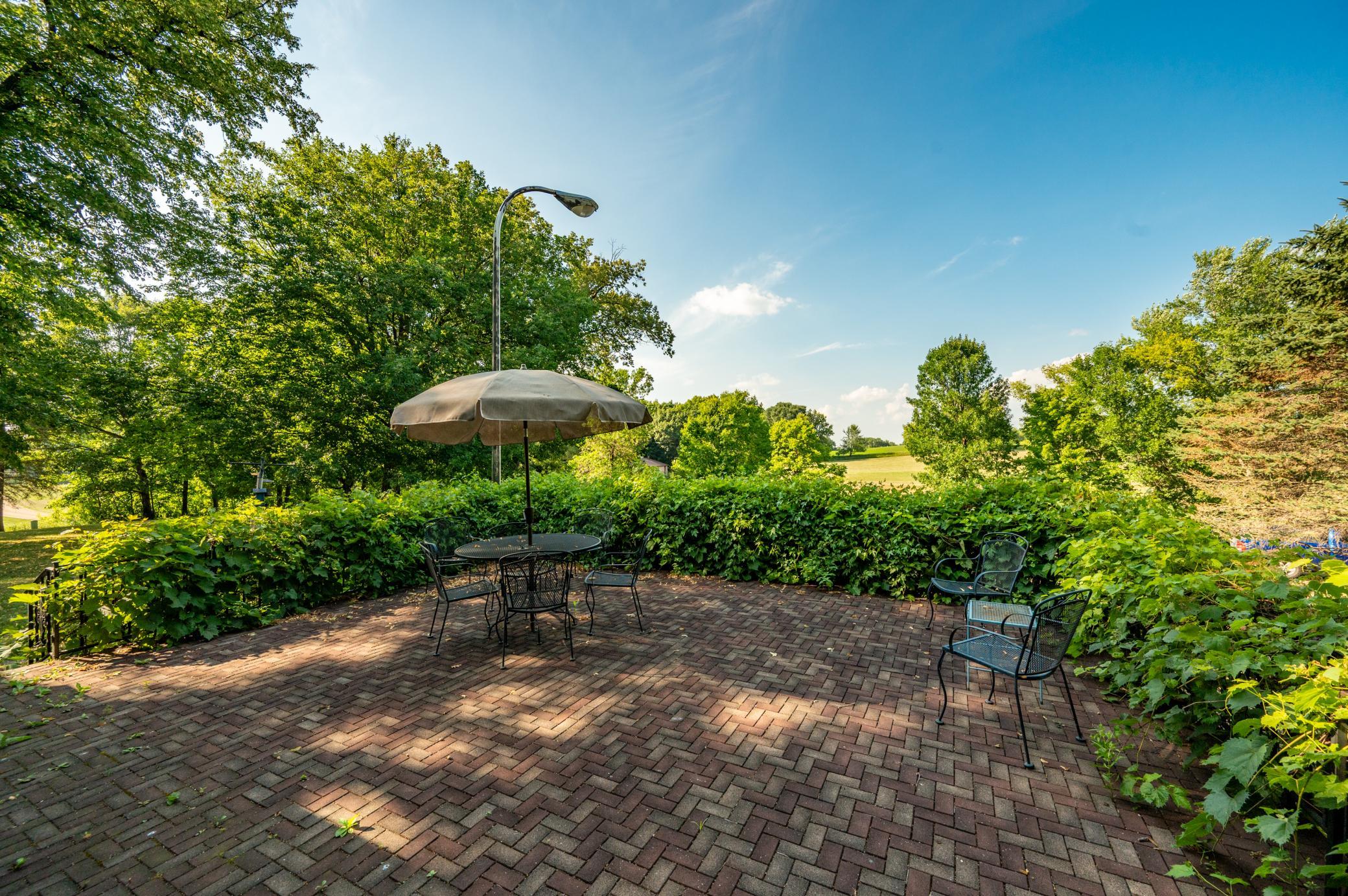 main property photo 3