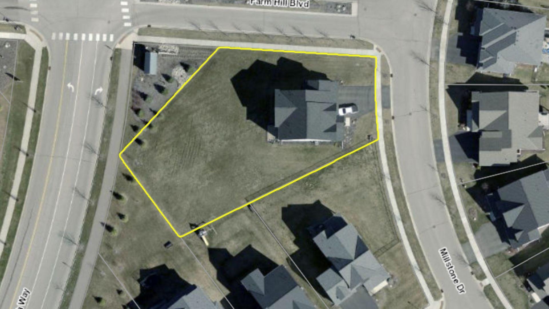 main property photo 34