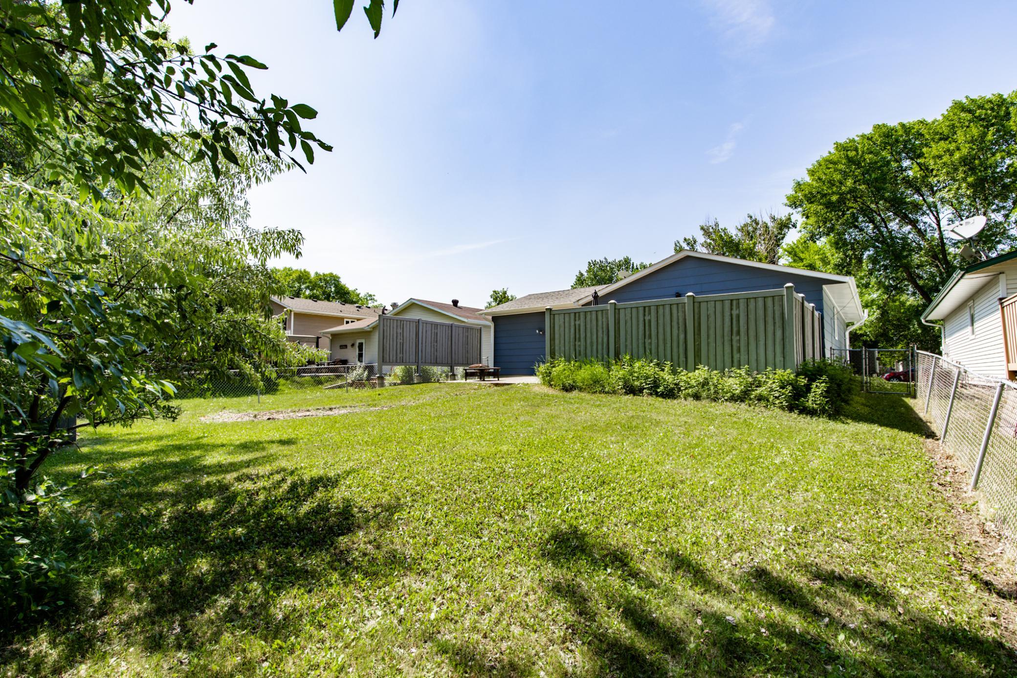 main property photo 40
