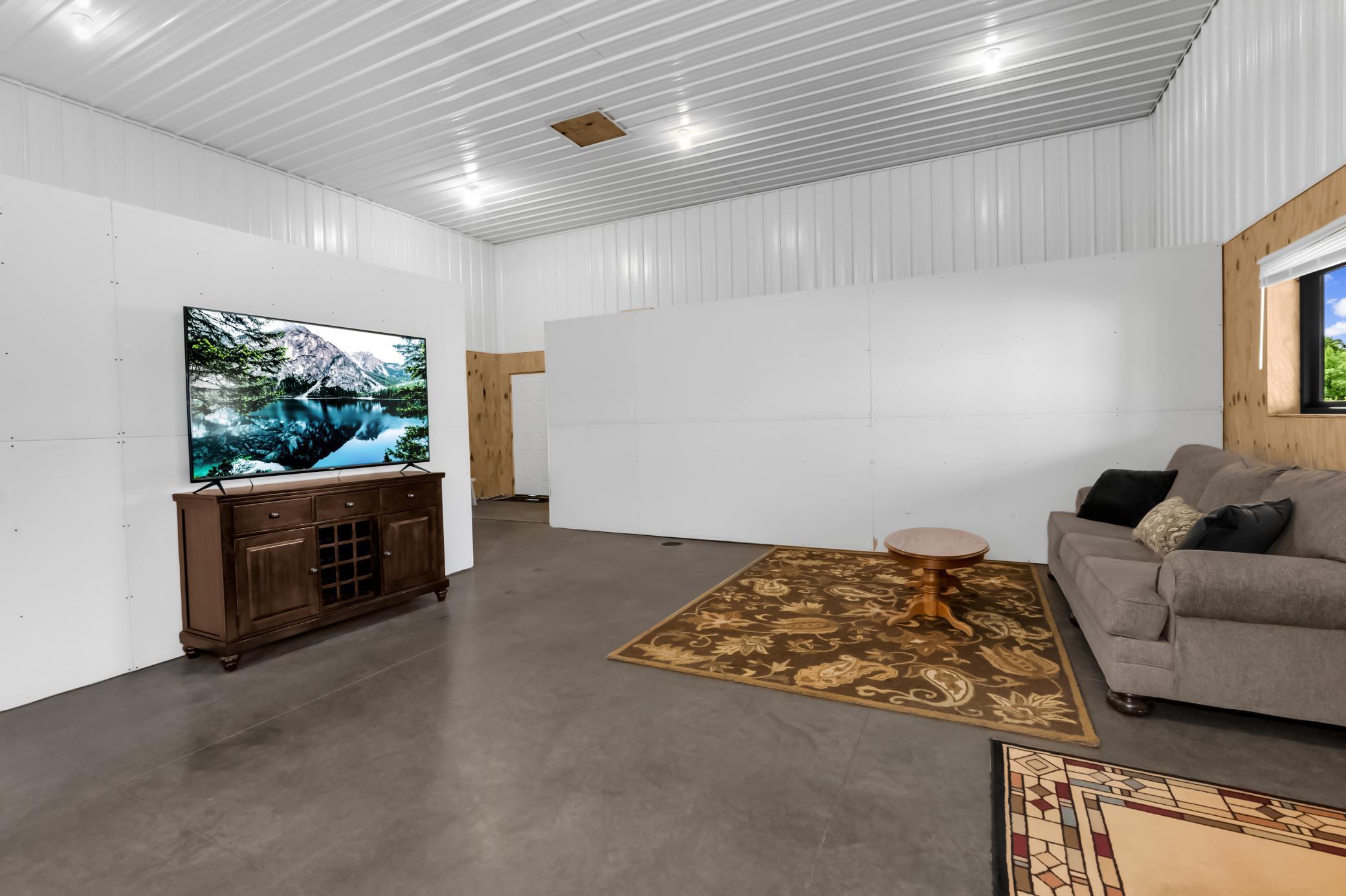 main property photo 74