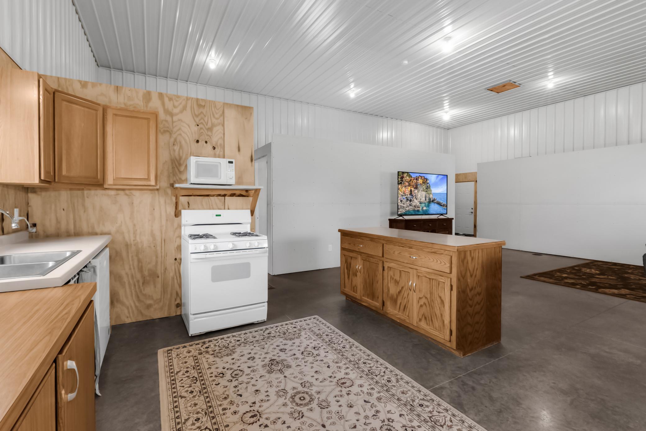 main property photo 78