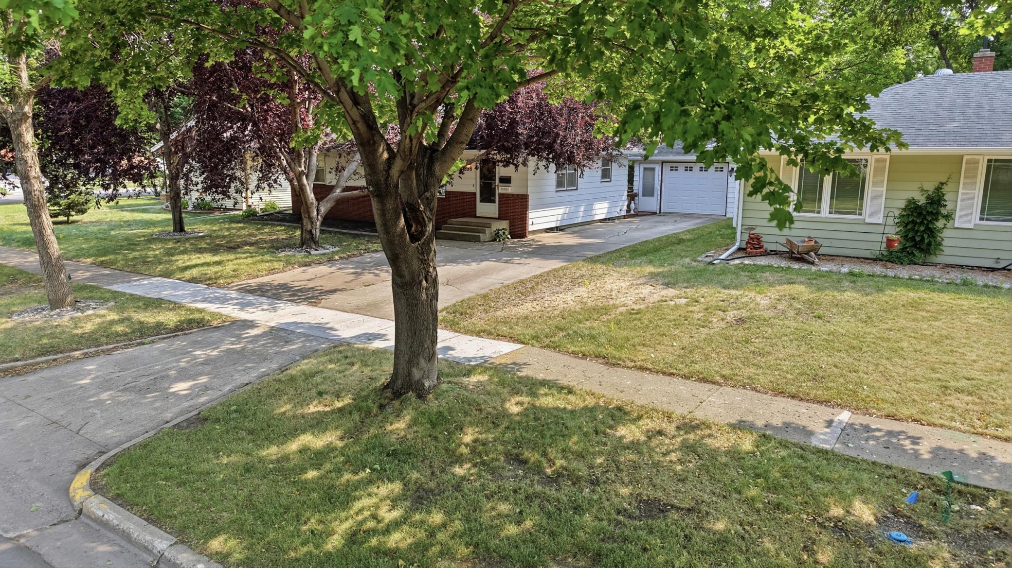 main property photo 28