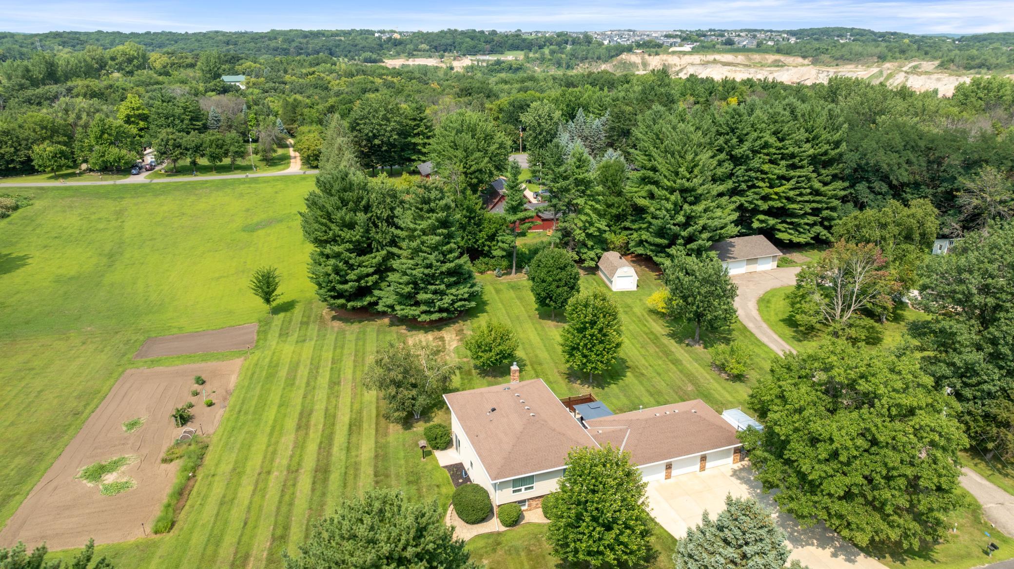 main property photo 33