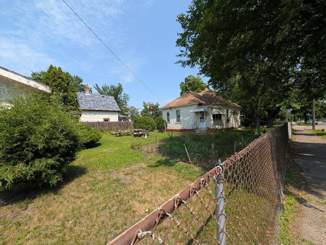main property photo 4