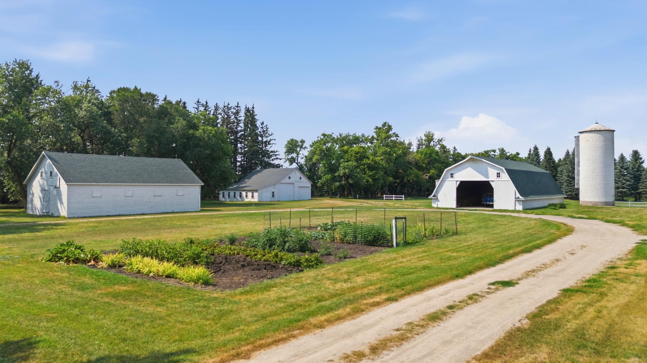 main property photo 23